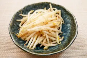 もやし、そのまま炒めないで！　プロが教える“裏ワザ”で驚きのシャキシャキ感に