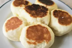 材料2つとフライパンだけ! ふわもち食感の「ちぎりパン」が革命的