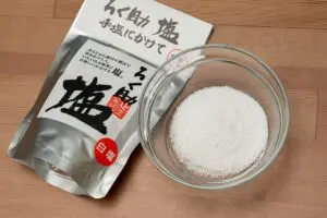 “一流芸能人”たちが愛用する「最強の調味料」　おにぎりの味がガチで変わります
