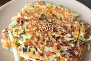 節約でボリューム満点! 大根を混ぜて焼くだけの「ねぎ豚大根焼き」が激ウマ