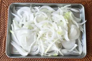 【材料たった2つだけ】新玉ねぎの食べ方はこれが正解? 激うま節約レシピ