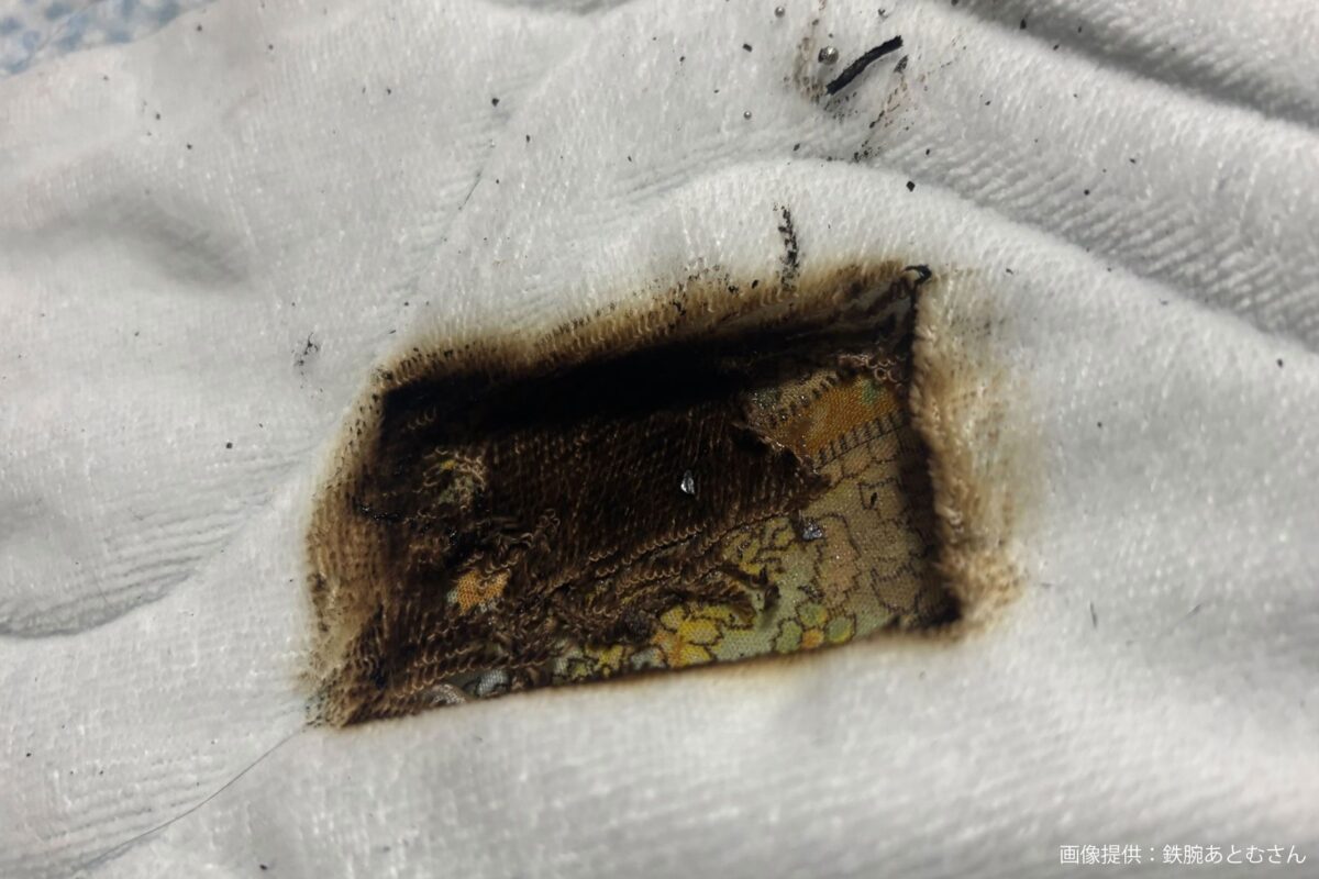 バッテリーの焦げ跡