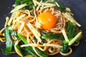 肉無しとは思えない… コウケンテツ氏の「にら焼きそば」が想像以上のウマさ