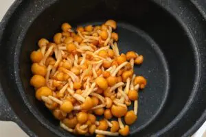 味噌汁よりいいかも… ロバート馬場がハマっている「なめこの食べ方」が激ウマ