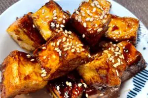 厚揚げが“お肉”に化ける ボリューム満点の「節約おかず」が最高すぎた