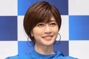 内田有紀、健康美の秘訣は“あるジュース”　アラフィフでも「老け顔」にならないのはアゴに秘密が…？：顔相鑑定
