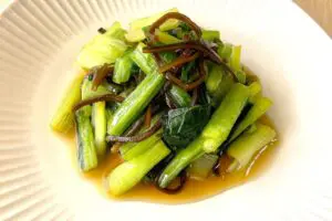 和食料理人が教える「茹でない小松菜のおひたし」が最高　即作れてこれはご飯泥棒…