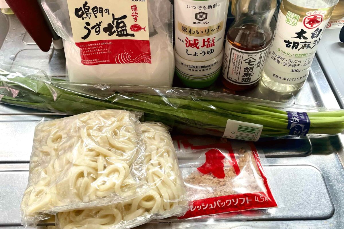 ニラだけ炒めうどん
