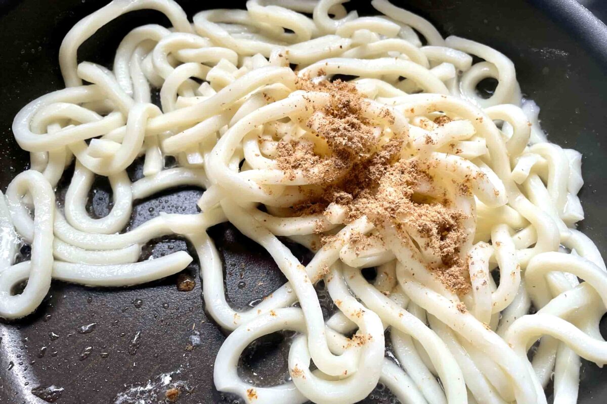 ニラだけ炒めうどん