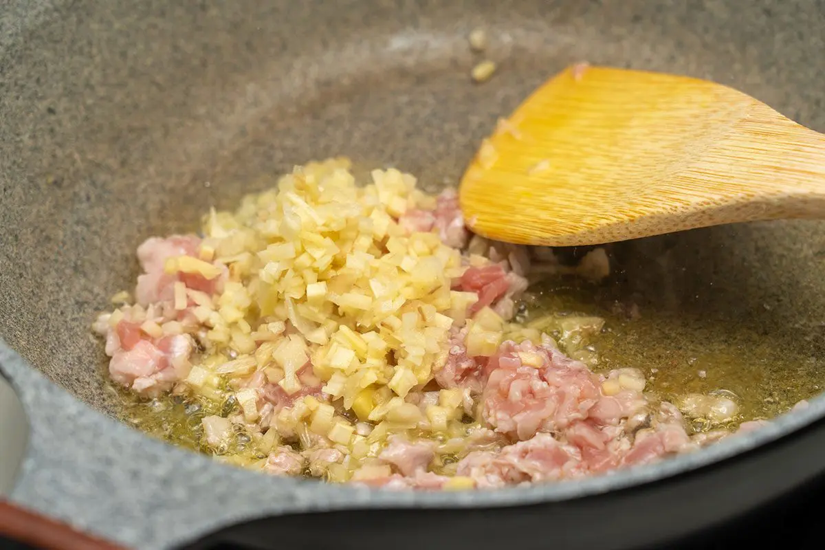 sirabee20250419cottonnishimura_chahan3