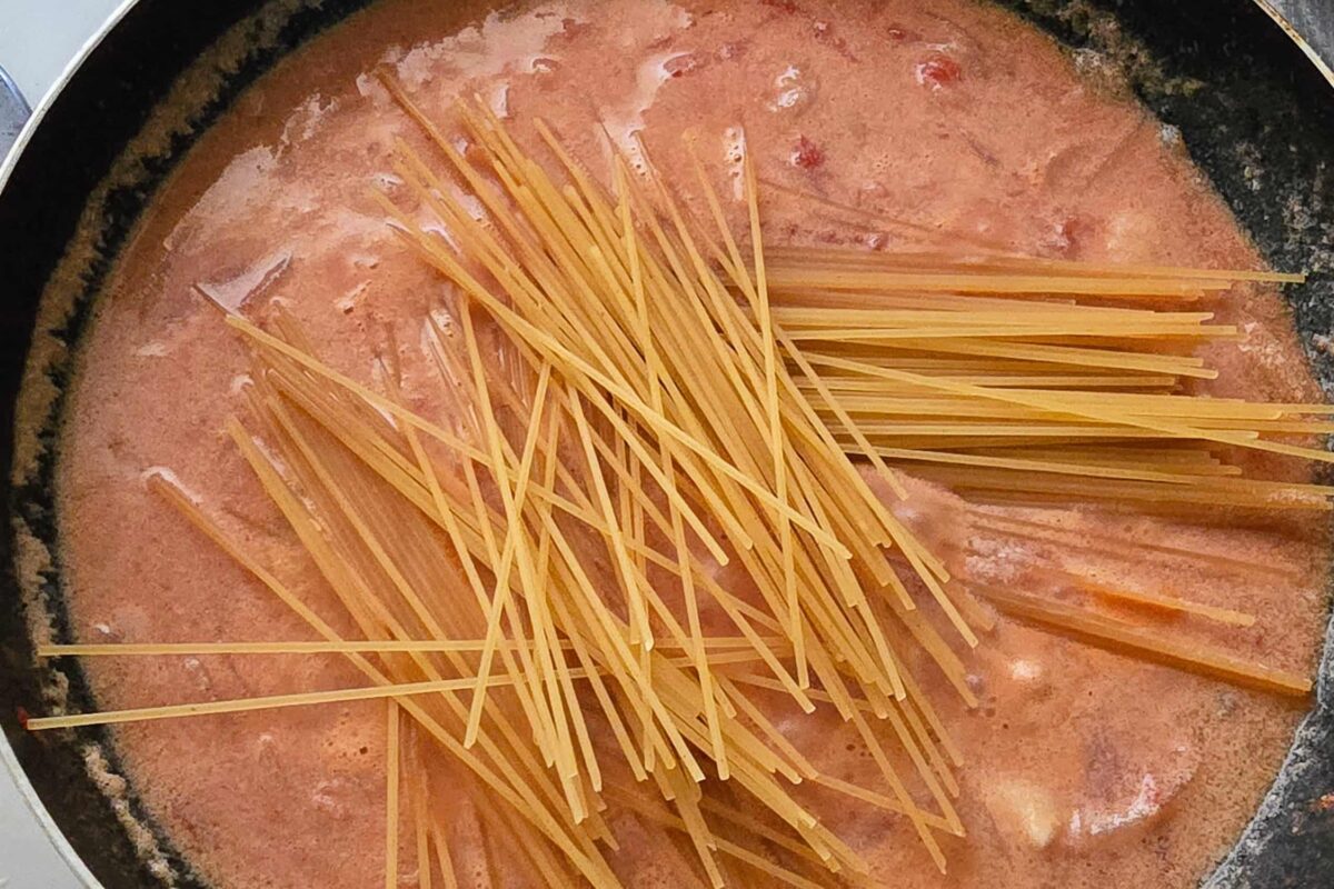 トマトクリームパスタ・パスタ