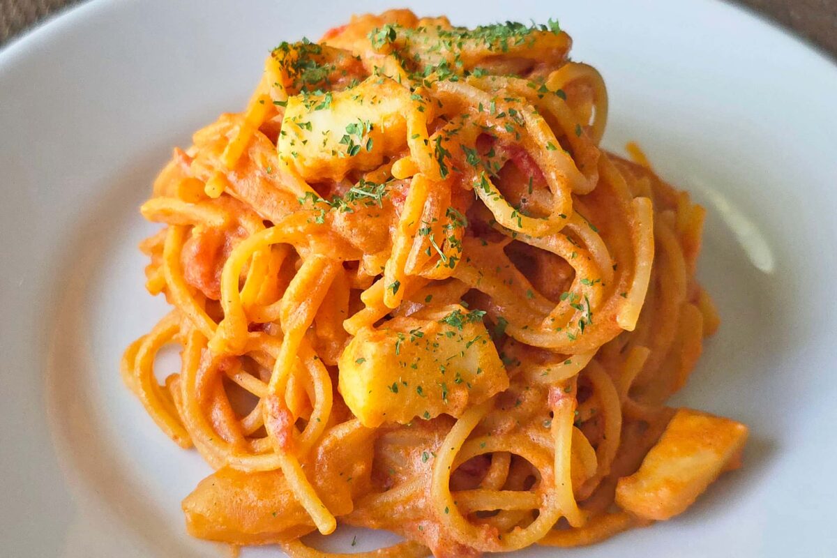 トマトクリームパスタ