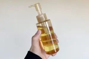 無印良品の「新作ヘアオイル」がダメージ髪の救世主 1000円ちょっとでこのクオリティはさすがです