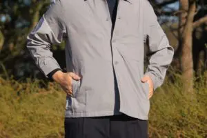 ワークマンの「まるでウールなストレッチシャツ＆パンツ」が、とにかく快適！　窮屈さが全くないんだ