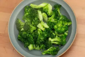 sirabee20250425broccolisarad5