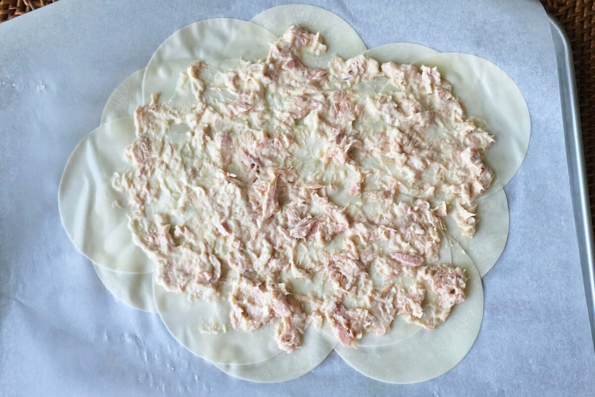 餃子の皮で即席ピザ・ツナ