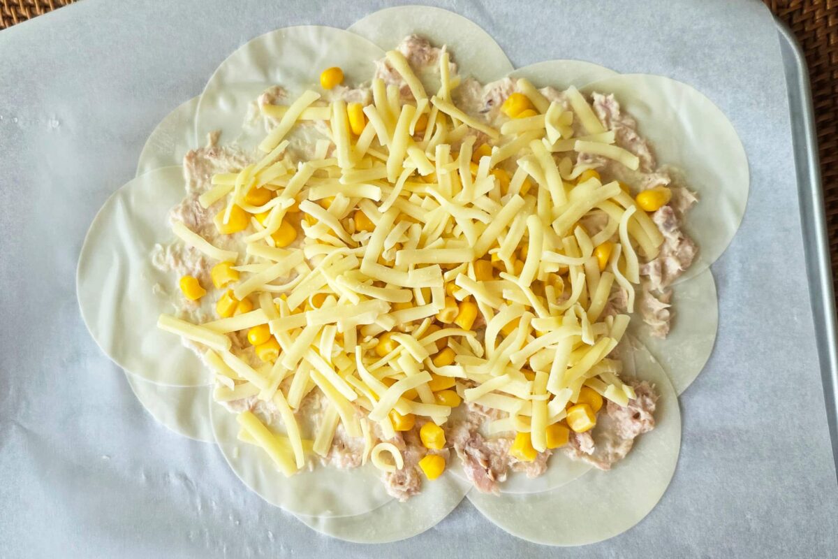 餃子の皮で即席ピザ・チーズ