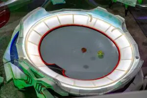 『ニコ超』の巨大ベイブレードスタジアムが想像以上にスゴかった 「アニメの世界!」とファン歓喜