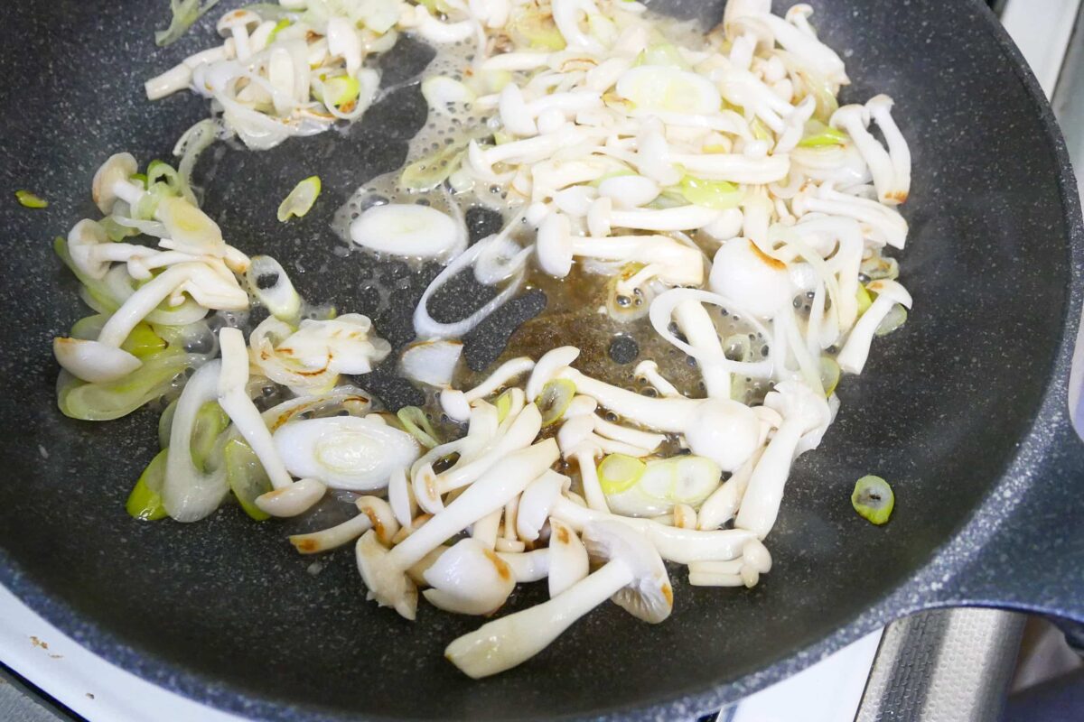 梅ちりめんとブナピーのパスタ