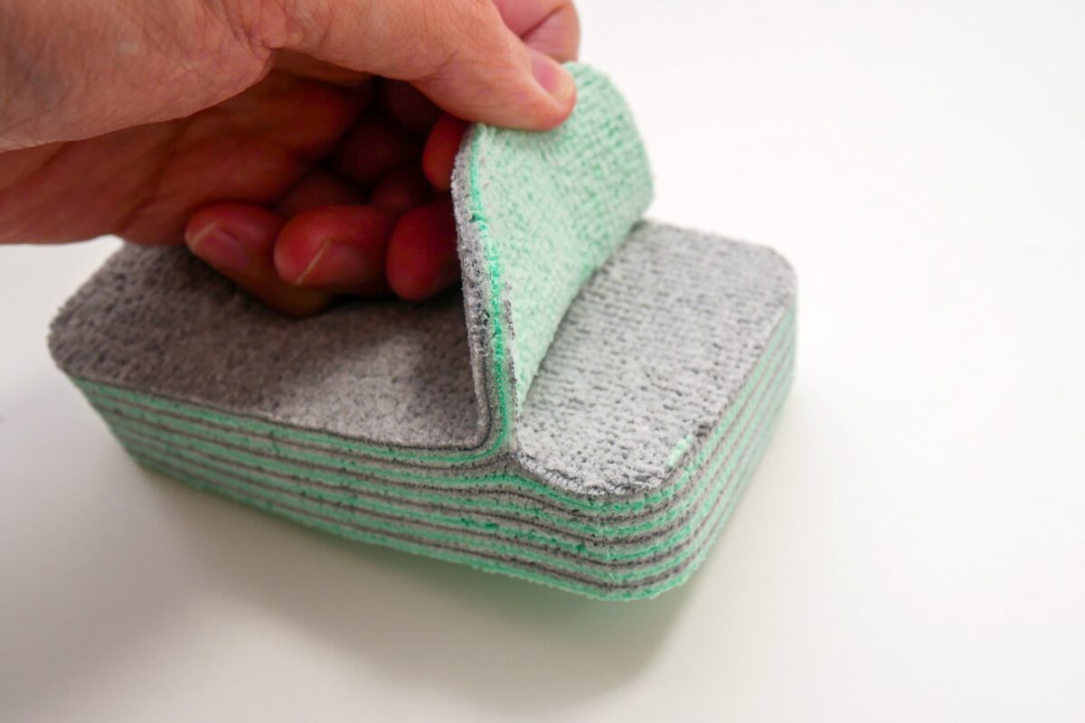 はがせる超吸水スポンジ