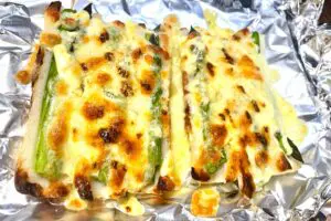 かっちゃんねるの「こんがりアスパラちくわ」　10分で作れる“最強おつまみ”だった