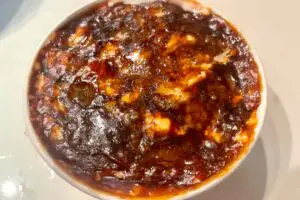 バーナーを使わずに“ブリュレ風”が完成　バニラアイスが高級スイーツに変身