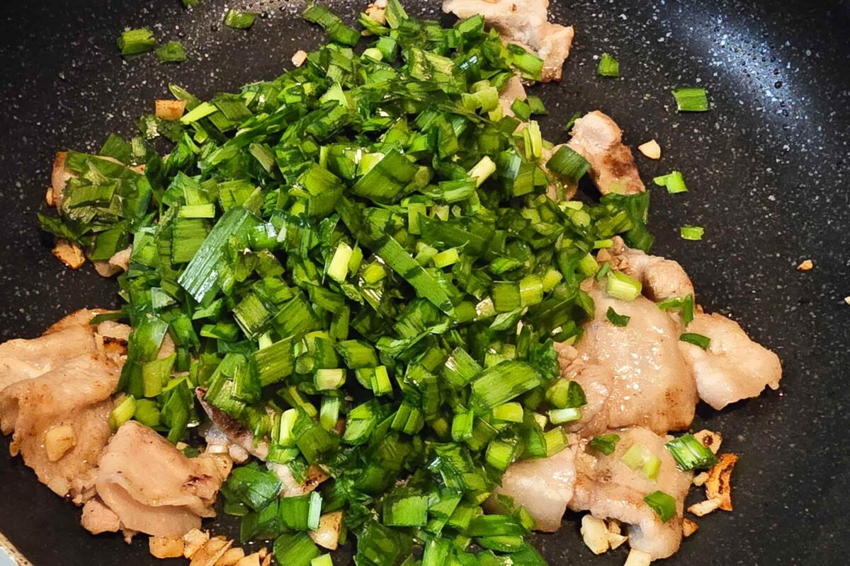 にら豚焼きそば・にら