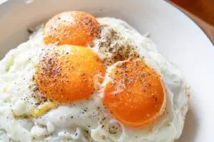 速水もこみちの「目玉焼きごはん」が最高にウマい　この見た目はズルすぎる…