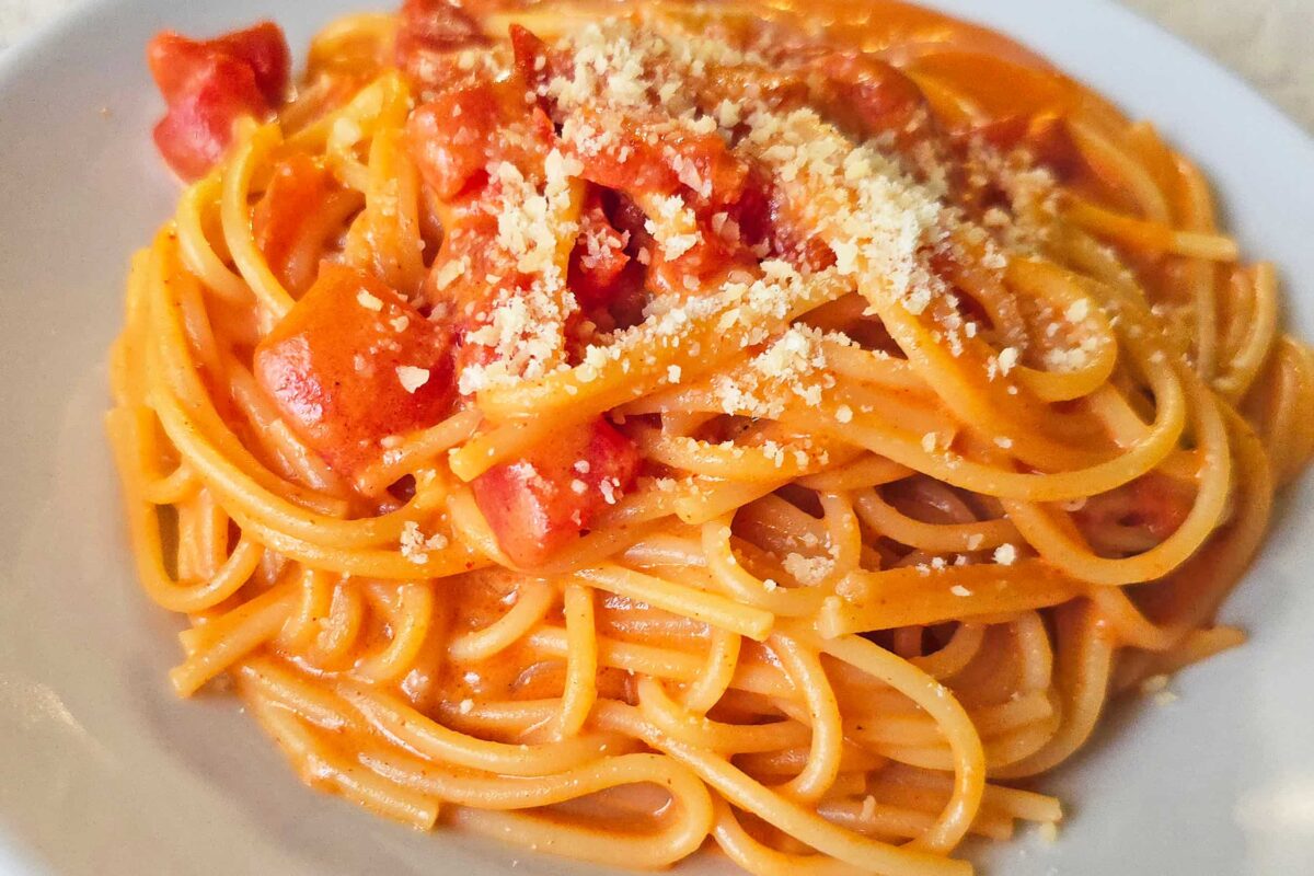 トマチークリームアラビアータ風