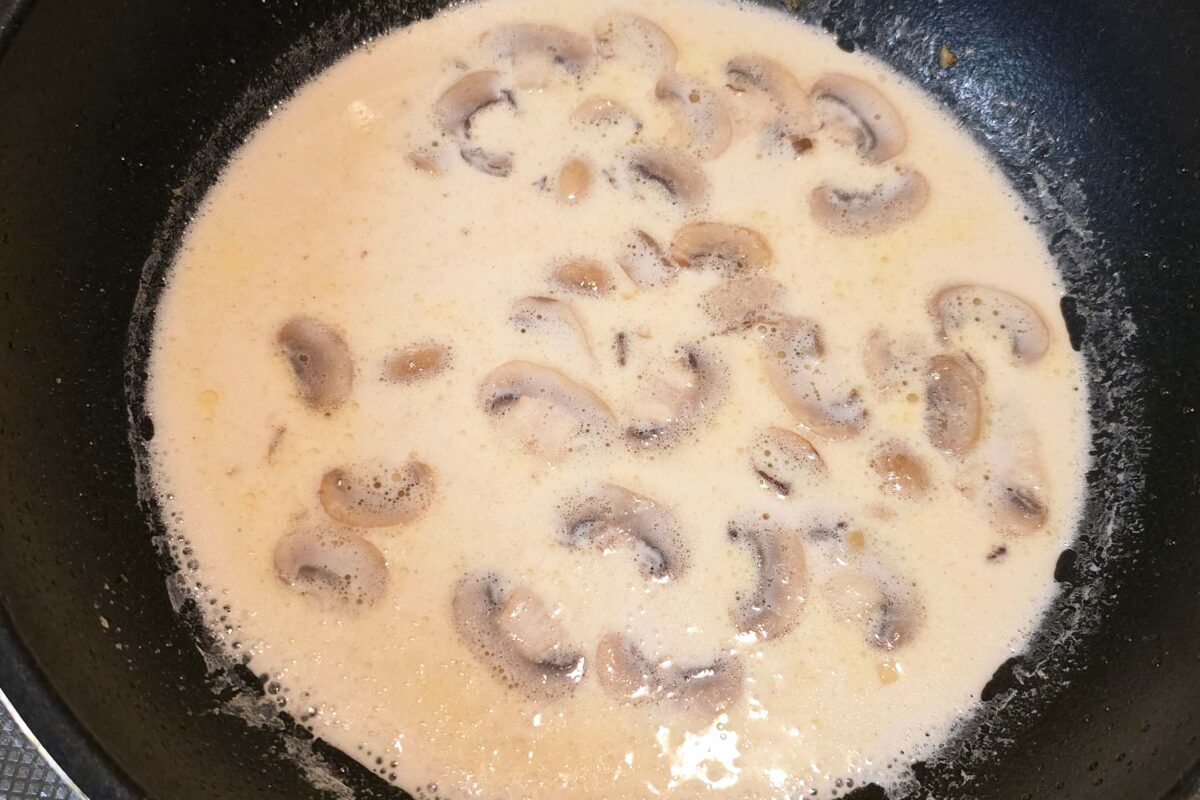 鶏むね肉のミルク煮・牛乳