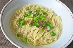 【まるでミスドの“アレ”】たった5分で再現できた レンチンだけでできる麺料理