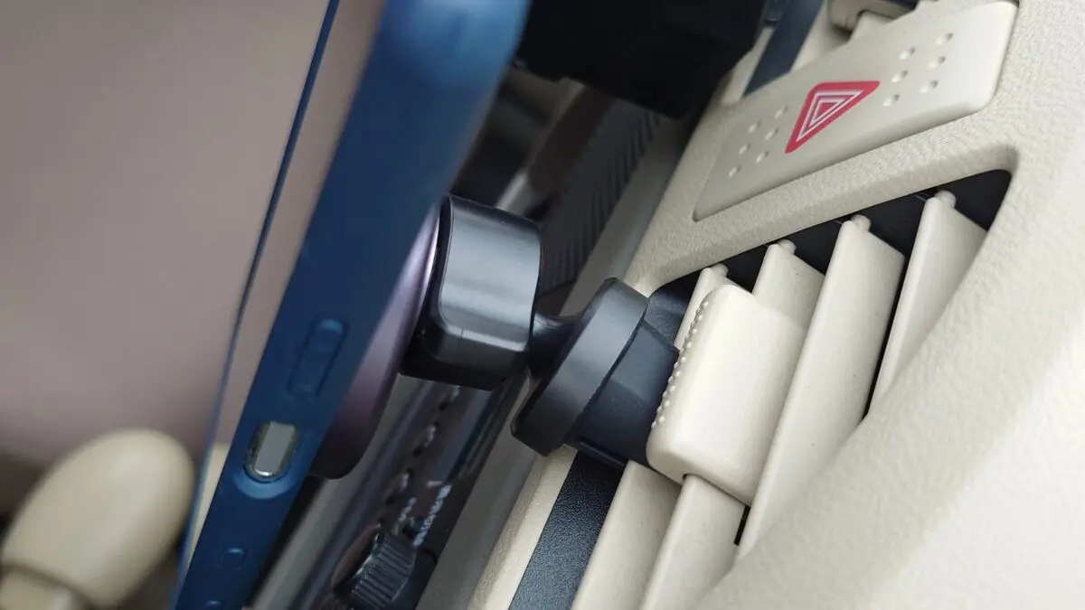 sirabee20250526ugreenholder7