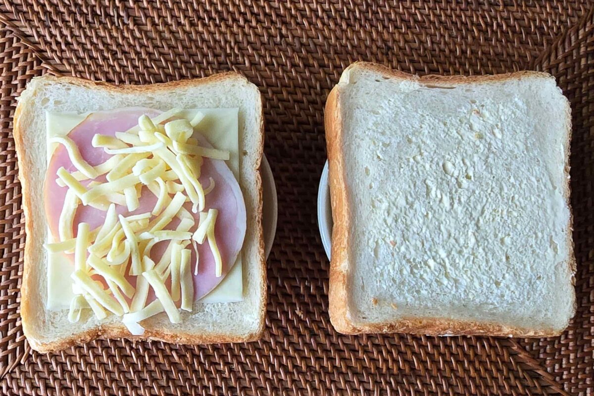 ハムチーズホットサンド・チーズ