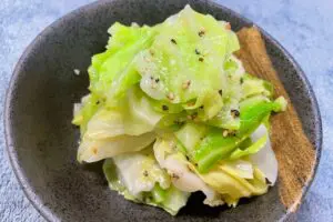 20秒茹でたキャベツに“このタレ”かけたら…　無限ループの「激ウマ副菜」が完成