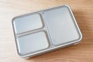 かまいたち濱家も絶賛　もう汁漏れで凹まない「立てて運べる弁当箱」半年使って納得