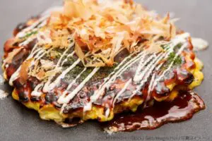 お好み焼きに夏野菜の“アレ”をいれると、ふわふわ食感に…　「新しい概念」驚きの声