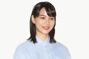 のんは31歳でも透明感のある「イノセント顔」 “サラツヤ”髪の秘密はブラシの使い分け!?:顔相鑑定