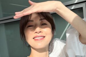 高岡早紀は、やっぱり「魔性の女顔」　透明感溢れる「美肌」の秘密は“保湿コスメ”：顔相鑑定