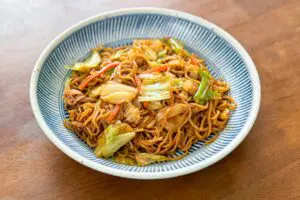 サンド伊達が大絶賛した「焼きそばの食べ方」 マヨではなく“あるもの”をかける