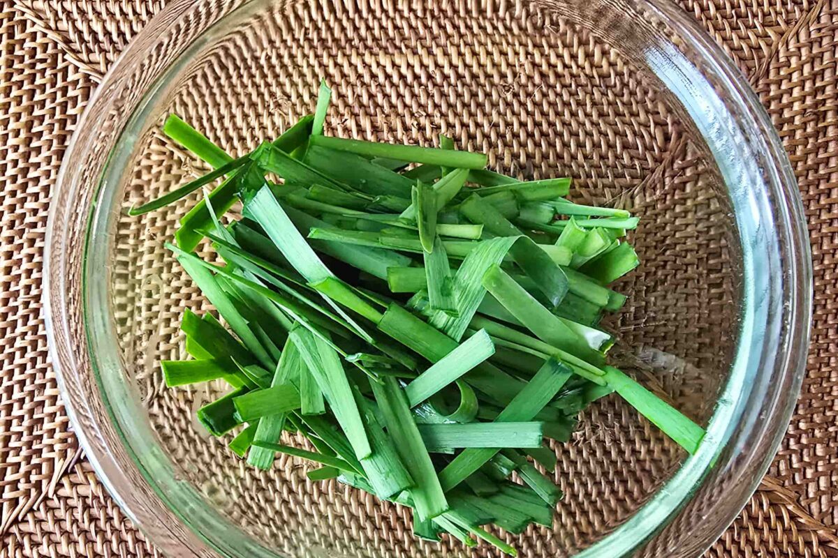 ニラの旨辛和え・ニラ