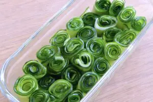 くまの限界食堂「きゅうりのやばい漬け」がさっぱり旨い　この食感たまらん…