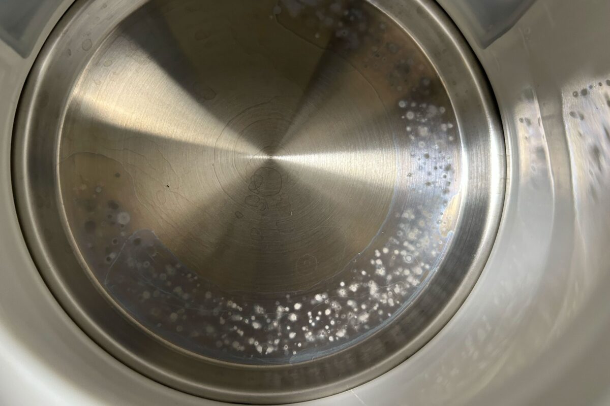 汚れた電気ケトル