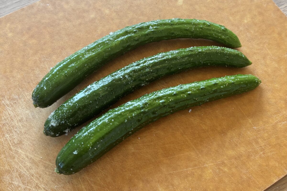 ひみつ基地。 きゅうり大量消費