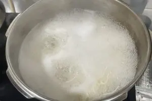 そうめんを茹でるときのあの悩み　「アレ」を鍋にいれるだけで…「知らなかった」驚きの声