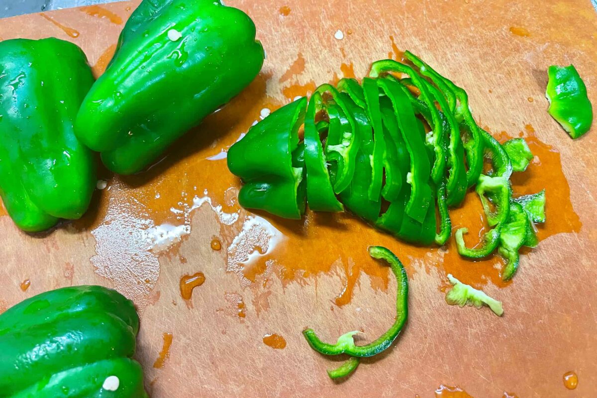 ピーマンは“生のまま”食べるのが正解 和えるだけの「激ウマ副菜」に