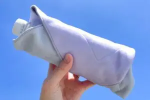 真夏日、凍ったペットボトルを“コレ”で包んだら… 7時間後「まさかの光景」に驚き