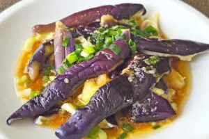 なすを“八つ裂き”にしたら衝撃…　「レンチン3分半」で作れる簡単レシピが激ウマだった