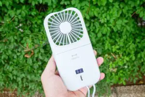 アンミカが激推しするBRUNOの“5WAYハンディファン”　「ヘアメイクさん大体コレ」