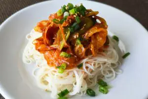 そうめんが余ってたらコレ 「韓国風ぶっかけレシピ」がスタミナ満点で激ウマ