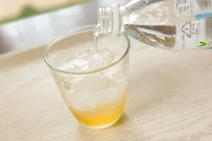 石原さとみは、炭酸水に「あるもの」入れて飲んでいた　一般女性も約2割が実践